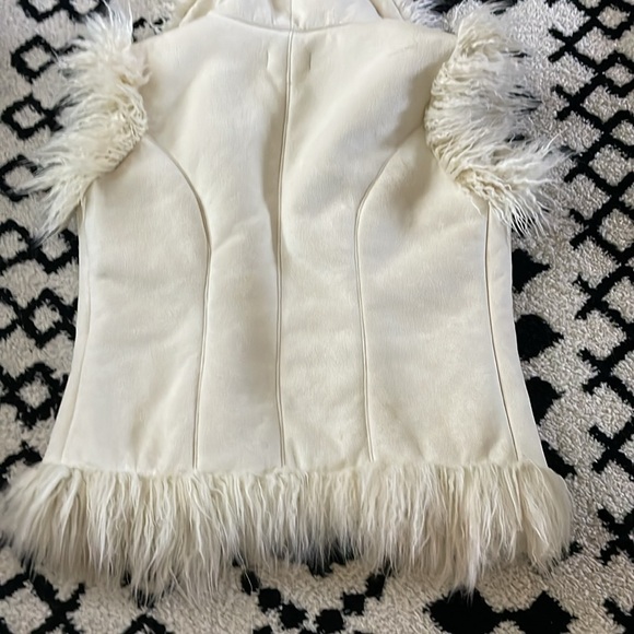 Vest - Picture 12 of 13